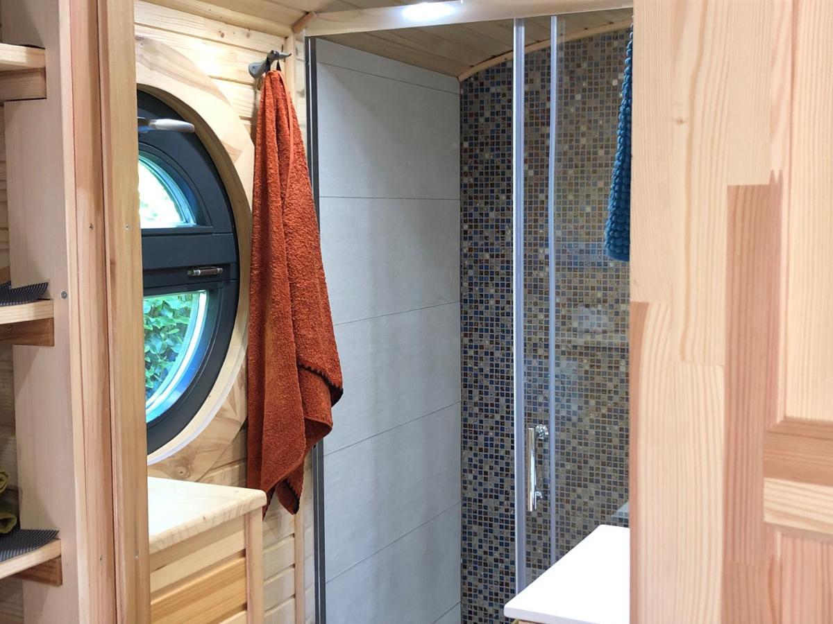 Roulotte Gites O Bien-Etre Massage Spa Sejour Bien-Etre En Hebergement Insolite Roulotte Karantez Ou En Gites Melon Ou Yock A 800 M Des Plages Maison D'Hote Drogou Porspoder Exterior foto