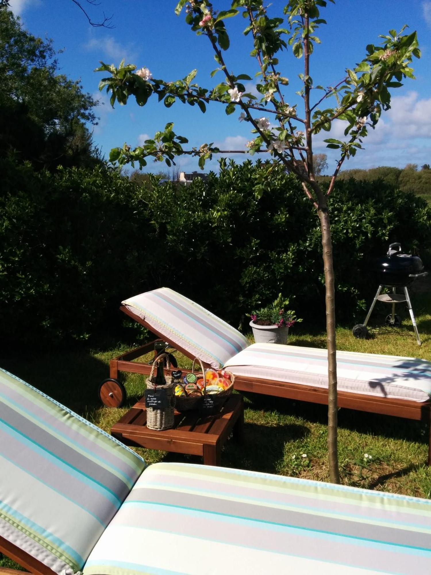 Roulotte Gites O Bien-Etre Massage Spa Sejour Bien-Etre En Hebergement Insolite Roulotte Karantez Ou En Gites Melon Ou Yock A 800 M Des Plages Maison D'Hote Drogou Porspoder Exterior foto