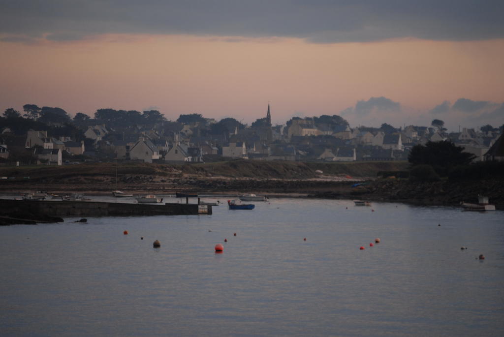 Roulotte Gites O Bien-Etre Massage Spa Sejour Bien-Etre En Hebergement Insolite Roulotte Karantez Ou En Gites Melon Ou Yock A 800 M Des Plages Maison D'Hote Drogou Porspoder Exterior foto